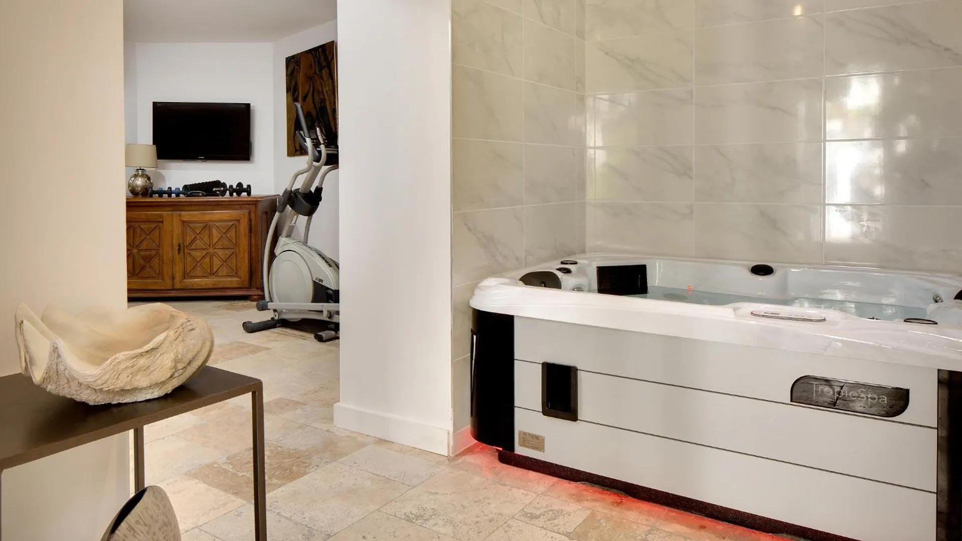 Urbain V Apartment Accessible To People With Reduced Mobility, Spa & Fitness Avignon